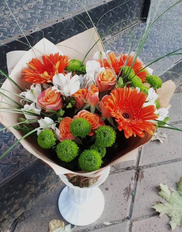 Букет цветов из: Герберы, Хризантемы, Альстромерии и Розы в Прикалаусском