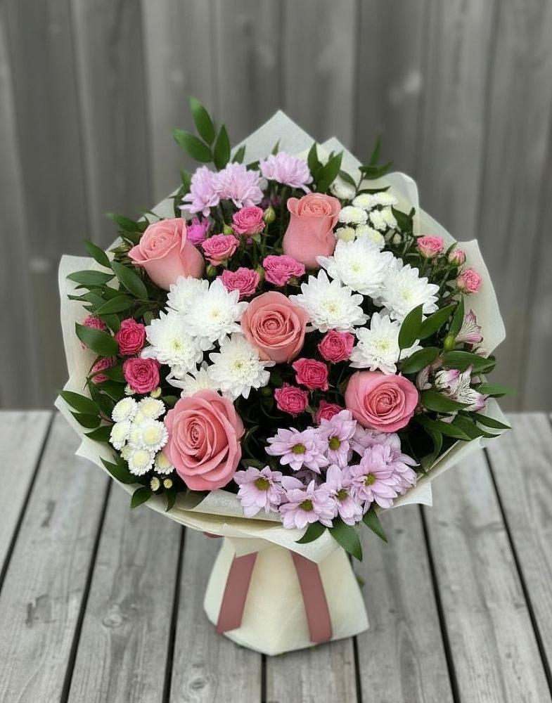Букет цветов из: Альстромерии, Гвоздики, Розы и Хризантемы в Прикалаусском