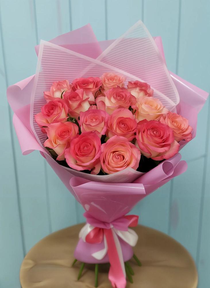 Букет 15 Розовых роз Равель в Прикалаусском
