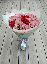 Букет цветов из:  Альстромерии #REPLACE_PRED# Прикалаусском