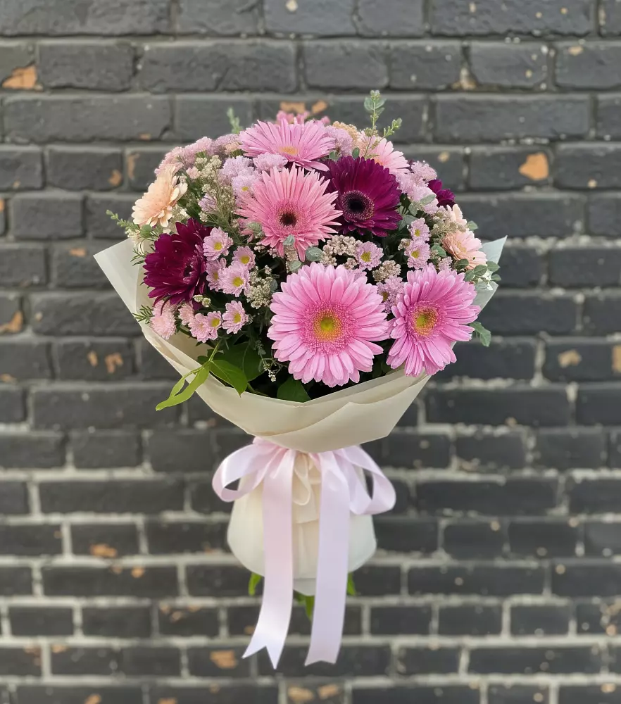 Букет цветов из: Герберы и Хризантемы в Прикалаусском