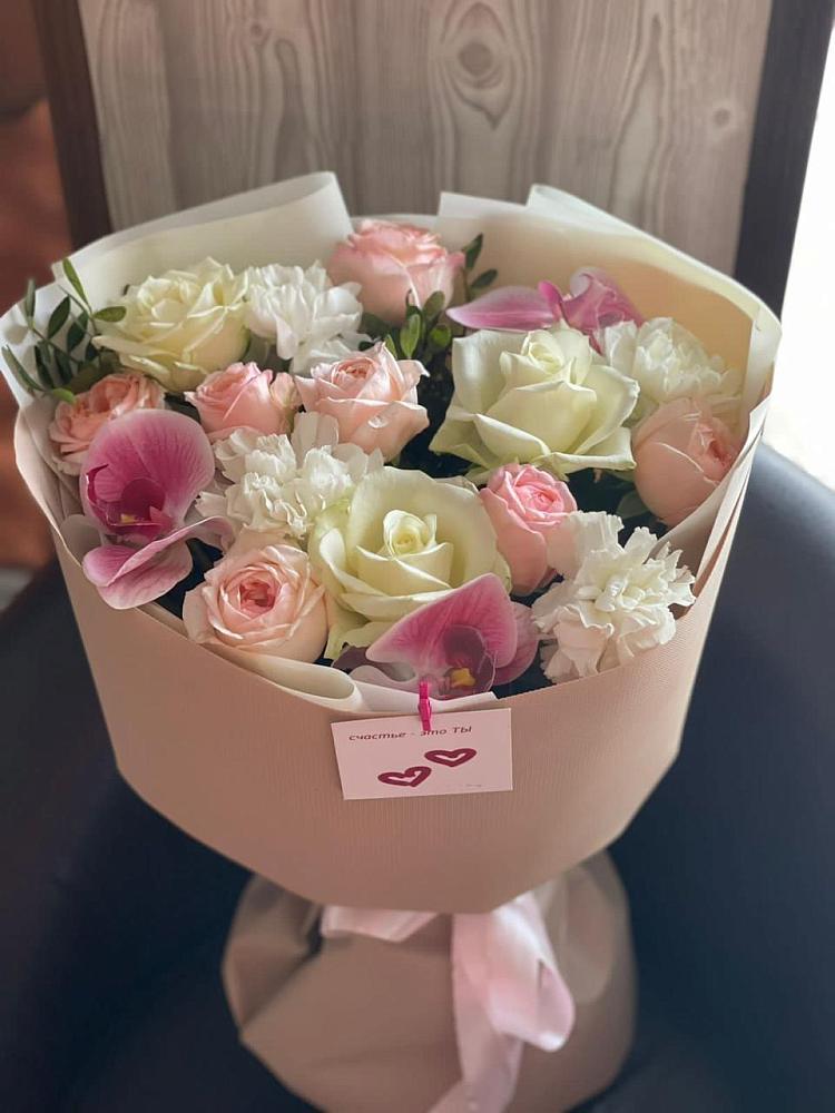 Букет цветов из: Орхидеи, Розы и Гвоздики в Прикалаусском