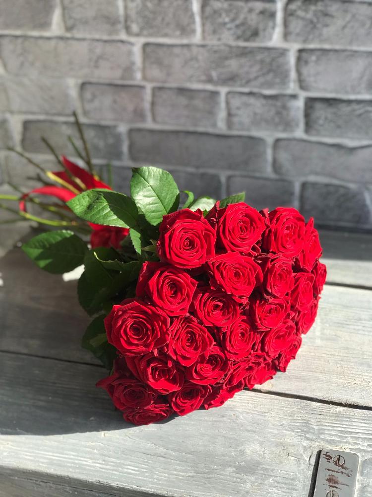 Букет Красные розы Фридом в Прикалаусском