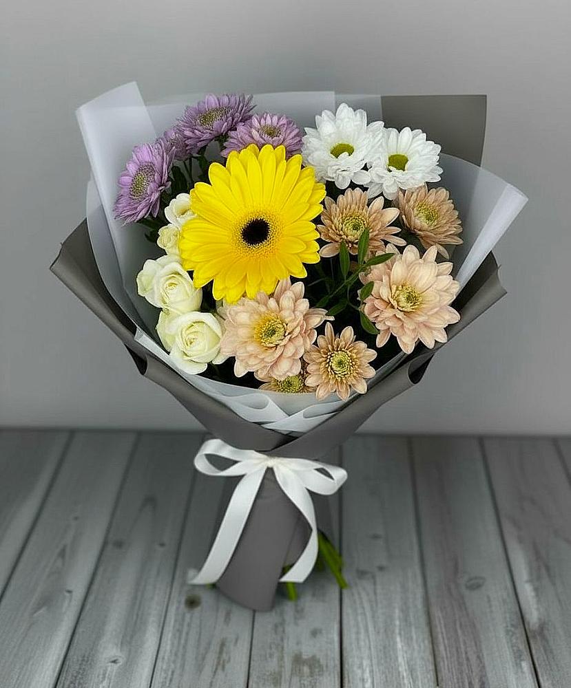 Букет цветов из: Розы, Герберы и Хризантемы в Прикалаусском