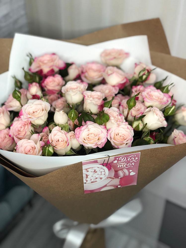 Букет цветов из: Розы в Прикалаусском