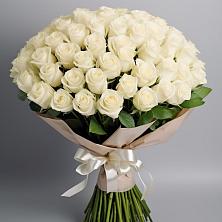 Букет 101 беля роза Белоснежка в Прикалаусском