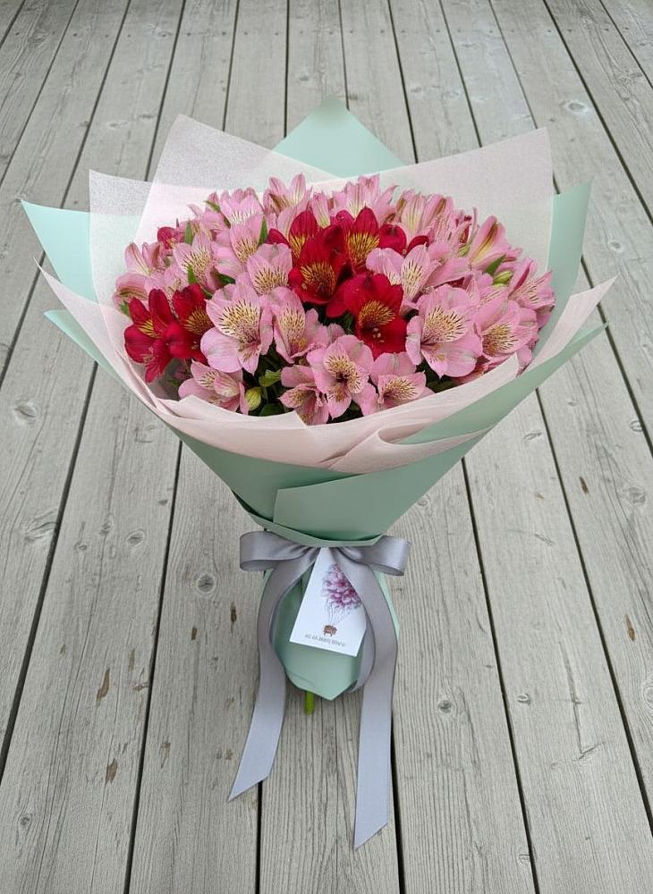 Букет цветов из: Альстромерии в Прикалаусском