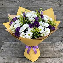 Букет цветов из:  Ирисы, Хризантемы и Ромашки в Прикалаусском
