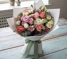 Букет цветов из:  Розы, Лизиантусы и Гвоздики в Прикалаусском